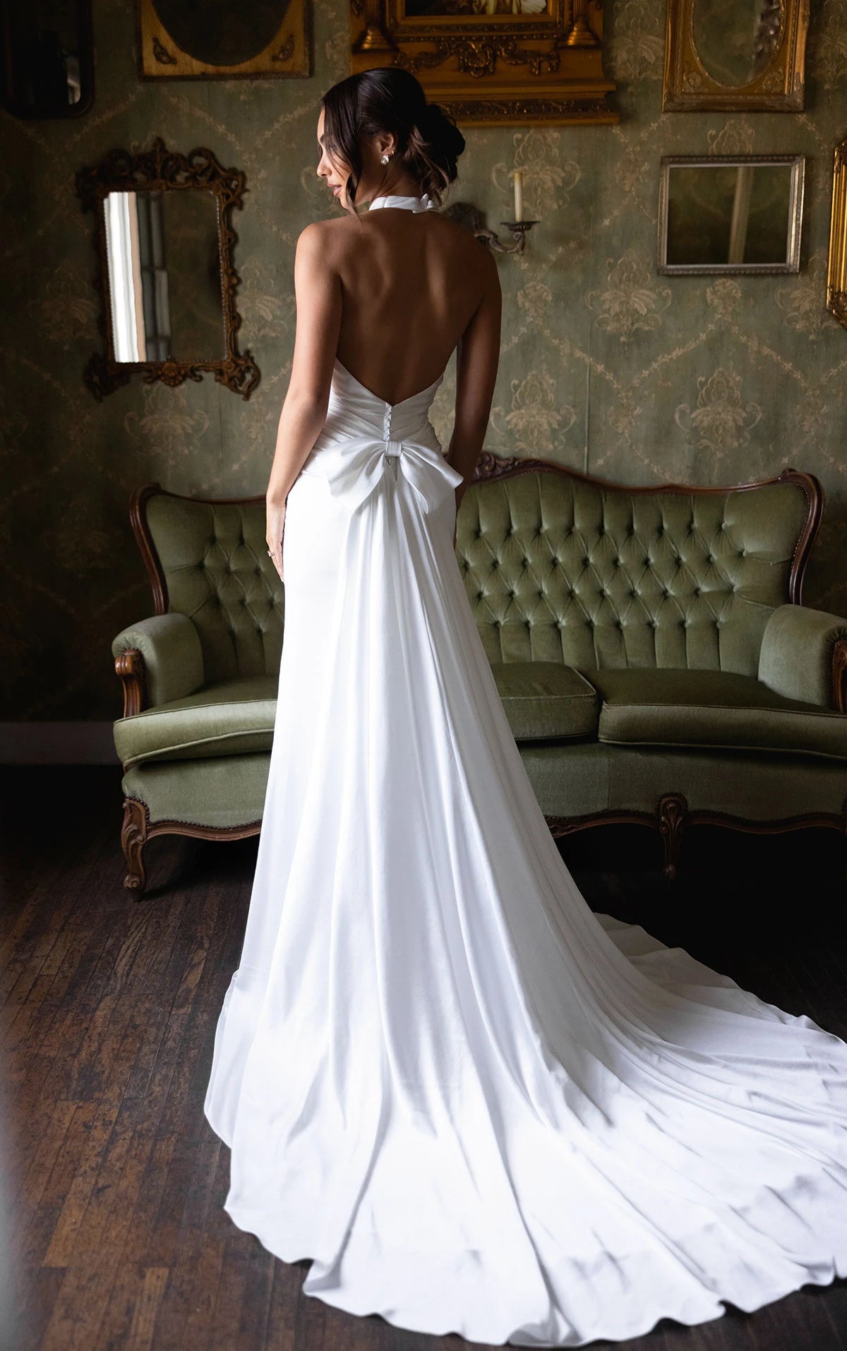 Backless Wedding Dresses