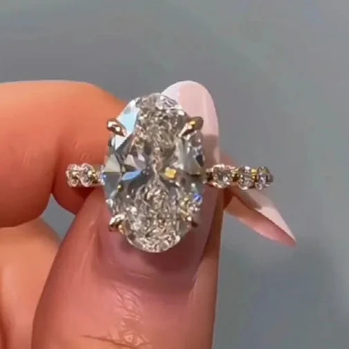 Women's Classic Gold D VS1 Oval-cut Lab Grown Diamond Engagement Wedding Ring
