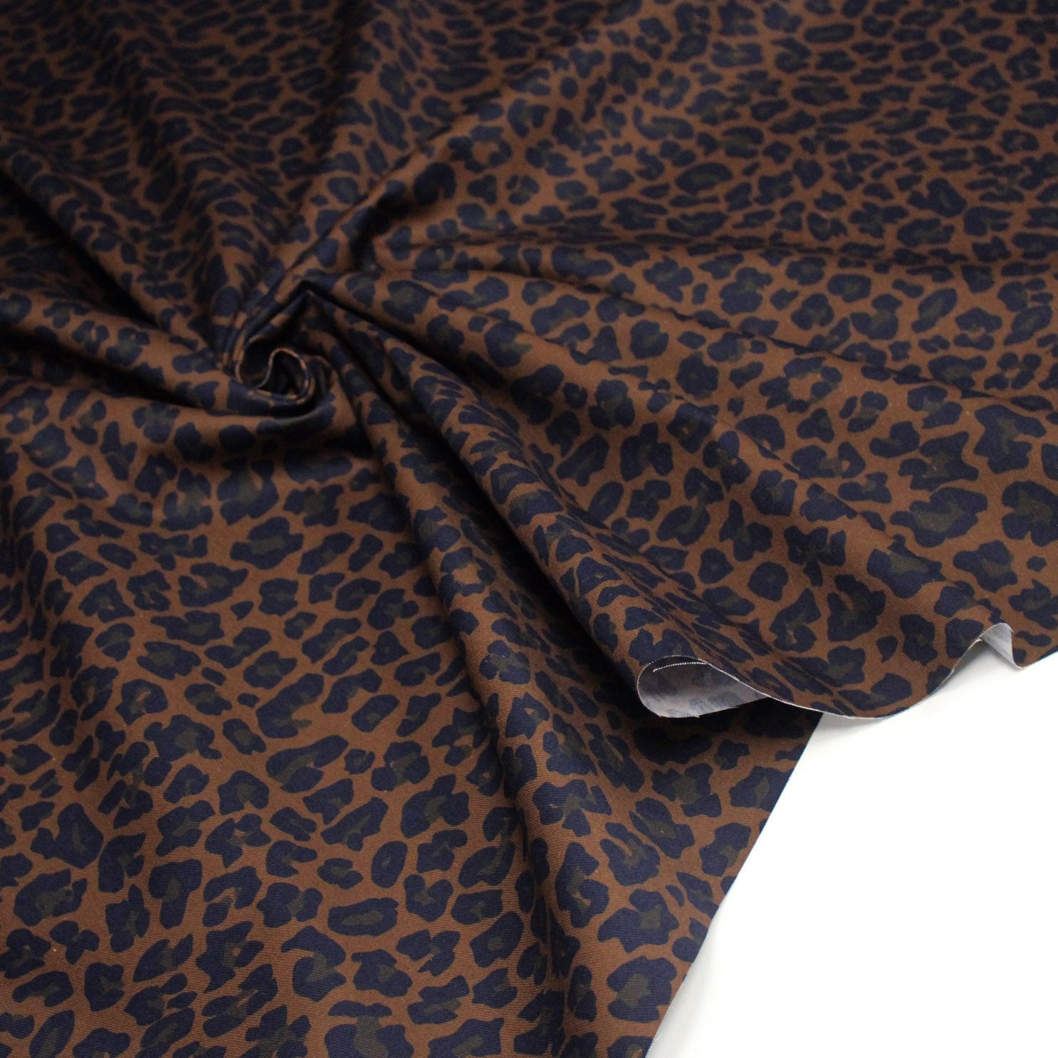 Tissu gabardine de coton LEOPARD tons marron chocolat - OEKO - TEX - TissusPapi.com